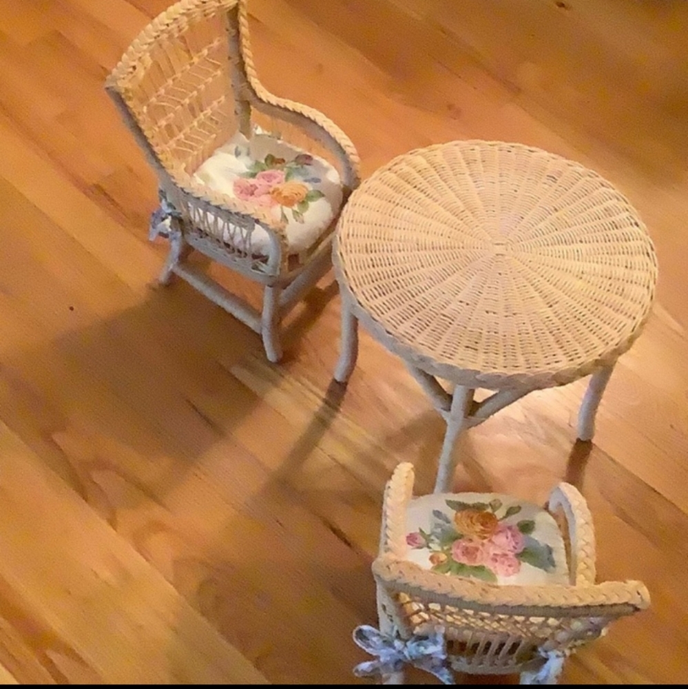 American Girl Samantha’s Wicker Table & Chairs With Cushions Pleasant Company